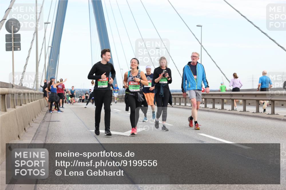 03.10.2025 - Köhlbrandbrückenlauf Lena Gebhardt http://msf.ph/oto/9199556 03.10.2025 15:39:22 Position 1  meine-sportfotos.de