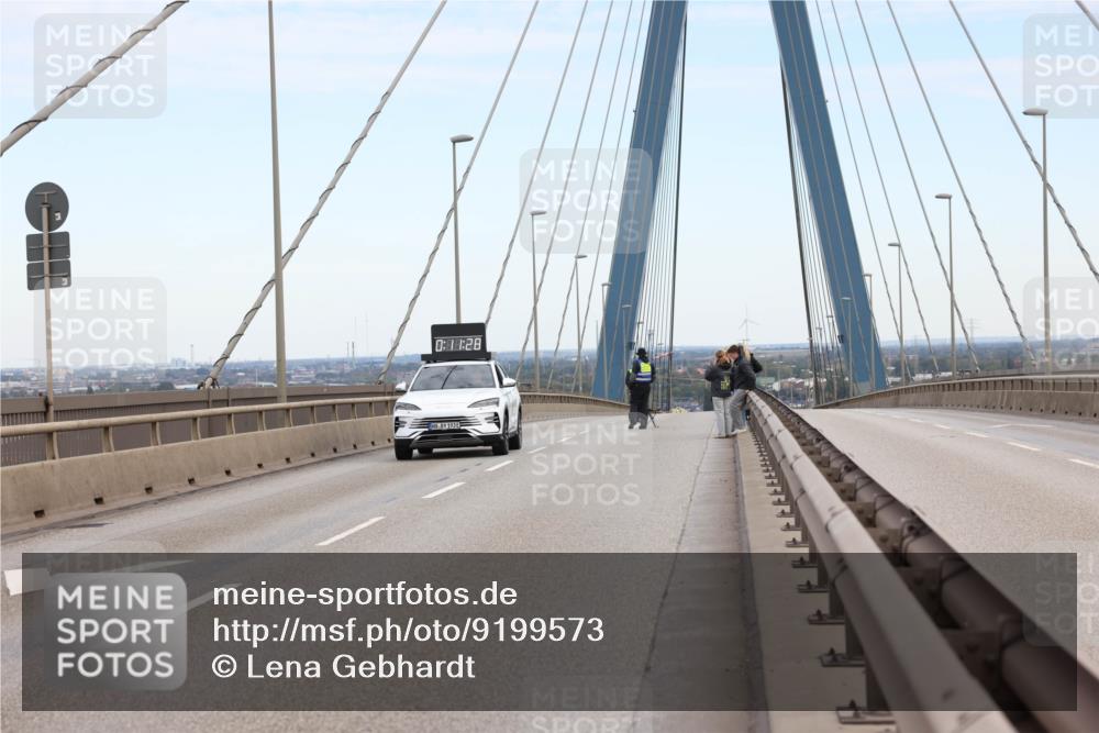 03.10.2025 - Köhlbrandbrückenlauf Lena Gebhardt http://msf.ph/oto/9199573 03.10.2025 15:12:23 Position 1 0, 08, 28, 193 meine-sportfotos.de