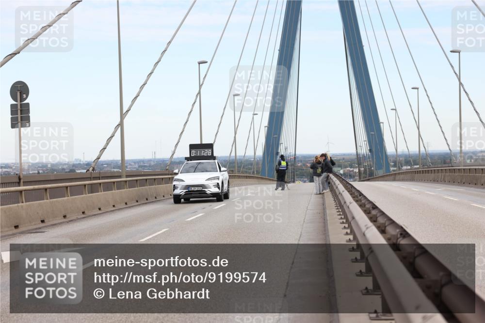 03.10.2025 - Köhlbrandbrückenlauf Lena Gebhardt http://msf.ph/oto/9199574 03.10.2025 15:12:23 Position 1 0, 88, 28 meine-sportfotos.de