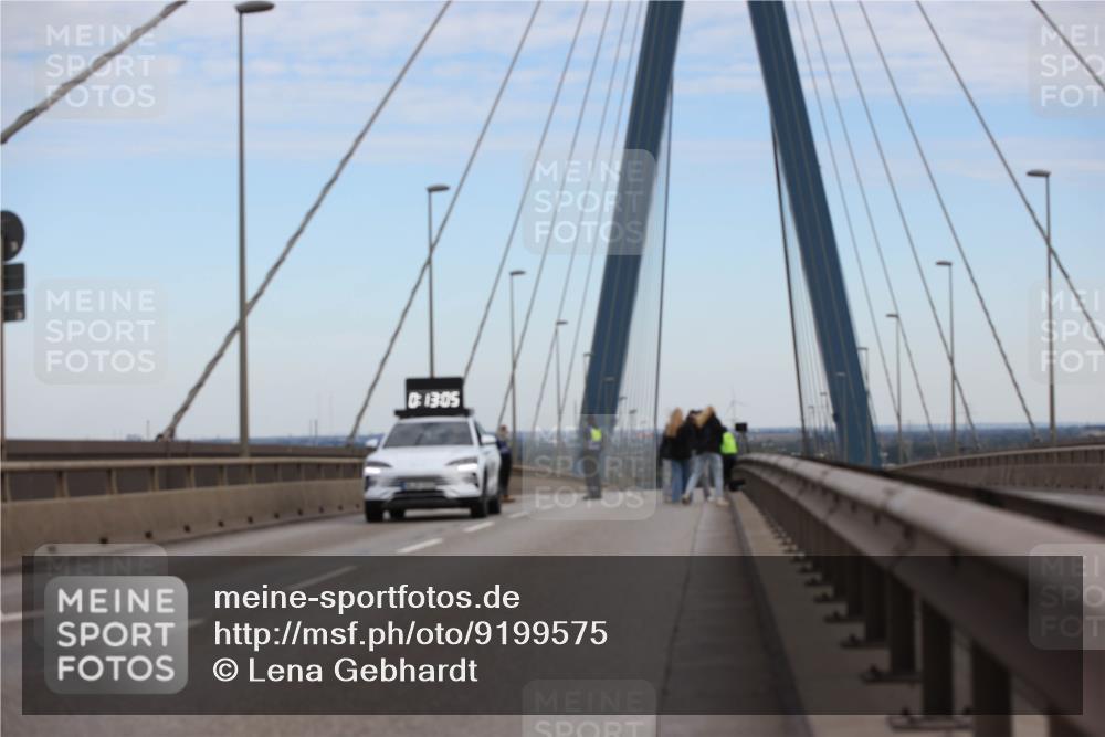 03.10.2025 - Köhlbrandbrückenlauf Lena Gebhardt http://msf.ph/oto/9199575 03.10.2025 15:14:00 Position 1 1305 meine-sportfotos.de