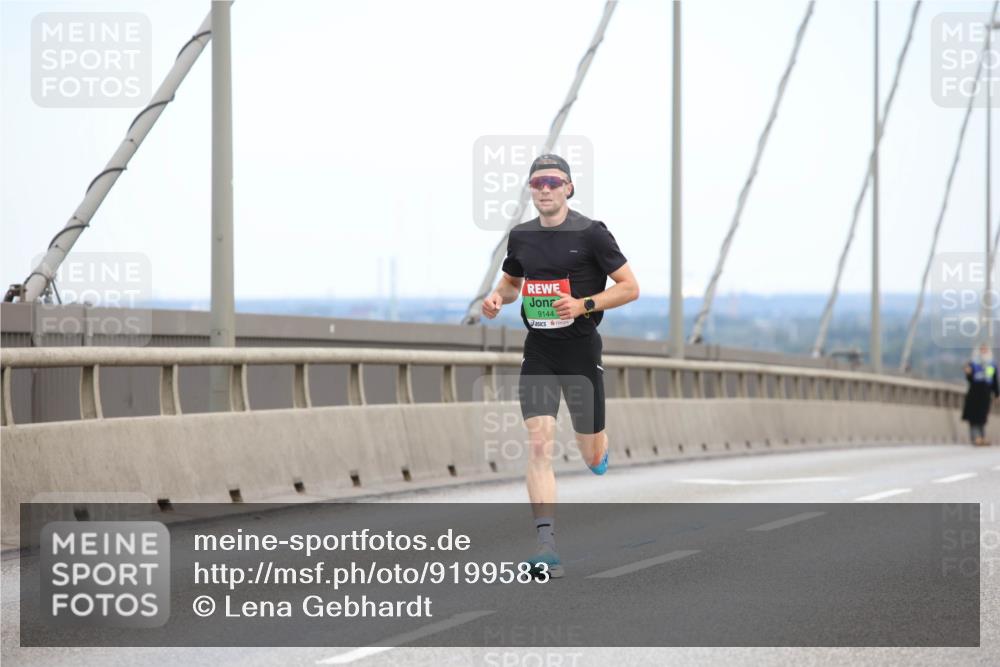 03.10.2025 - Köhlbrandbrückenlauf Lena Gebhardt http://msf.ph/oto/9199583 03.10.2025 15:15:40 Position 1 9144 meine-sportfotos.de