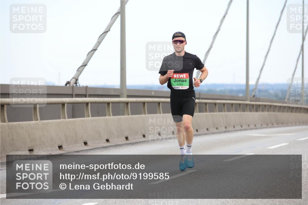 03.10.2025 - Köhlbrandbrückenlauf Lena Gebhardt http://msf.ph/oto/9199585 03.10.2025 15:15:41 Position 1 9144 meine-sportfotos.de