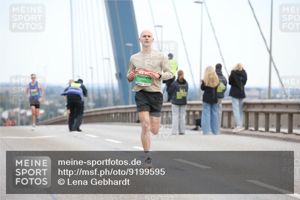 03.10.2025 - Köhlbrandbrückenlauf Lena Gebhardt http://msf.ph/oto/9199595 03.10.2025 15:16:34 Position 1 7004 meine-sportfotos.de