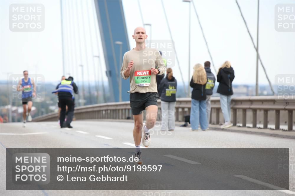 03.10.2025 - Köhlbrandbrückenlauf Lena Gebhardt http://msf.ph/oto/9199597 03.10.2025 15:16:34 Position 1 7004 meine-sportfotos.de