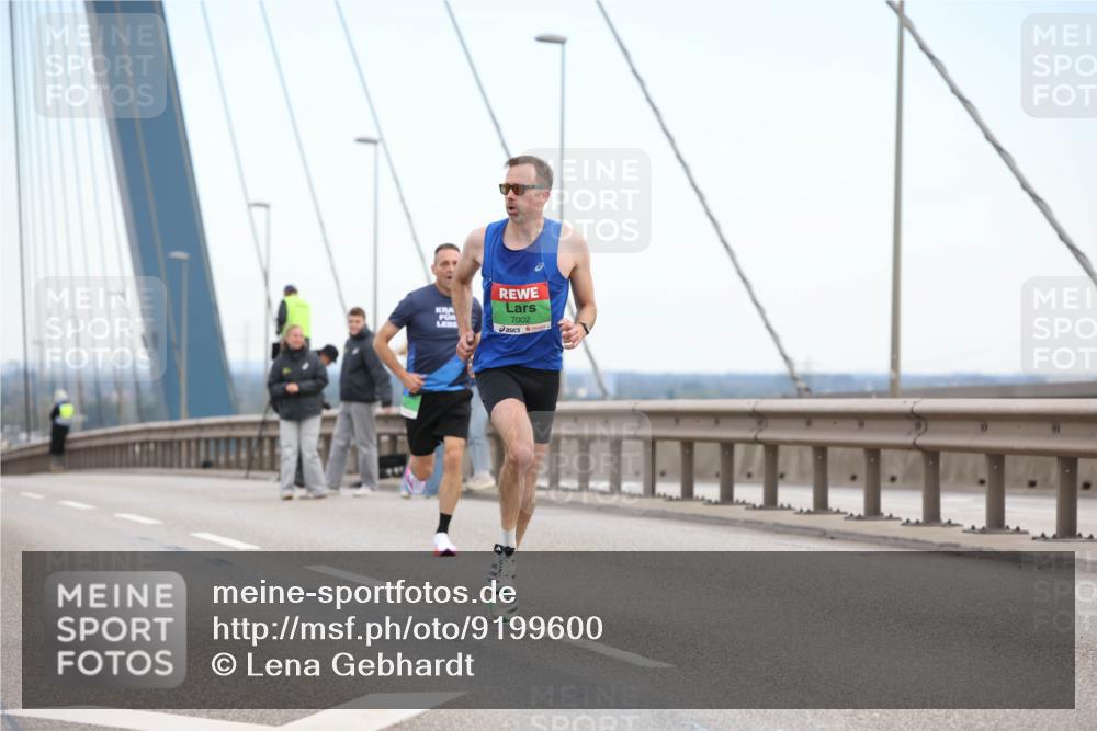 03.10.2025 - Köhlbrandbrückenlauf Lena Gebhardt http://msf.ph/oto/9199600 03.10.2025 15:16:42 Position 1 7002 meine-sportfotos.de