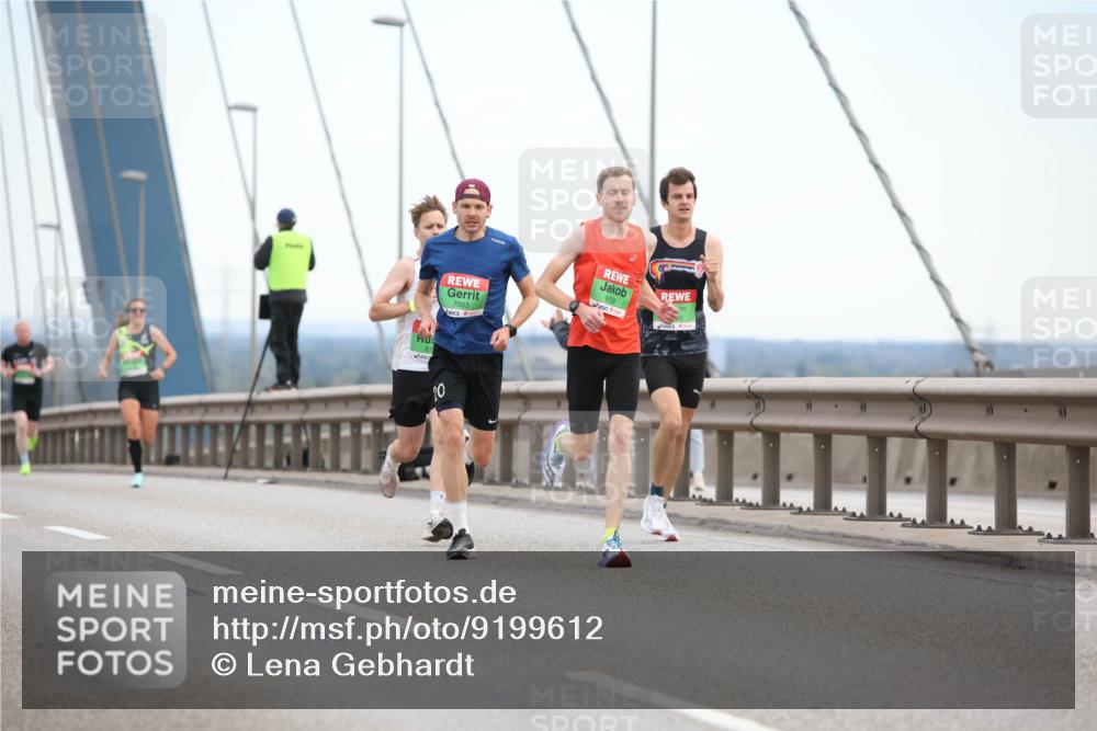 03.10.2025 - Köhlbrandbrückenlauf Lena Gebhardt http://msf.ph/oto/9199612 03.10.2025 15:17:14 Position 1 7003, 9130 meine-sportfotos.de