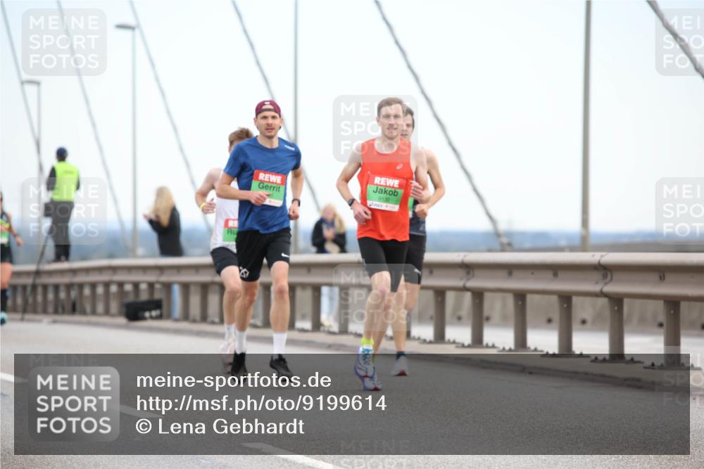 03.10.2025 - Köhlbrandbrückenlauf Lena Gebhardt http://msf.ph/oto/9199614 03.10.2025 15:17:15 Position 1 9130 meine-sportfotos.de