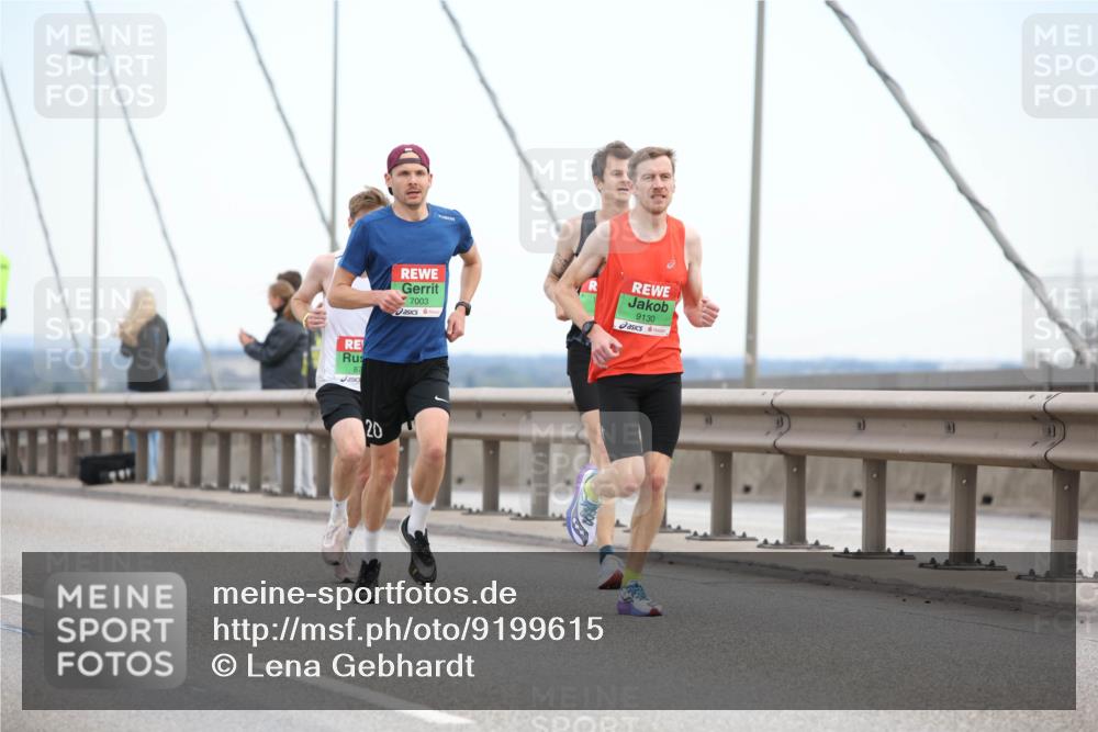 03.10.2025 - Köhlbrandbrückenlauf Lena Gebhardt http://msf.ph/oto/9199615 03.10.2025 15:17:15 Position 1 87, 20, 7003, 9130 meine-sportfotos.de