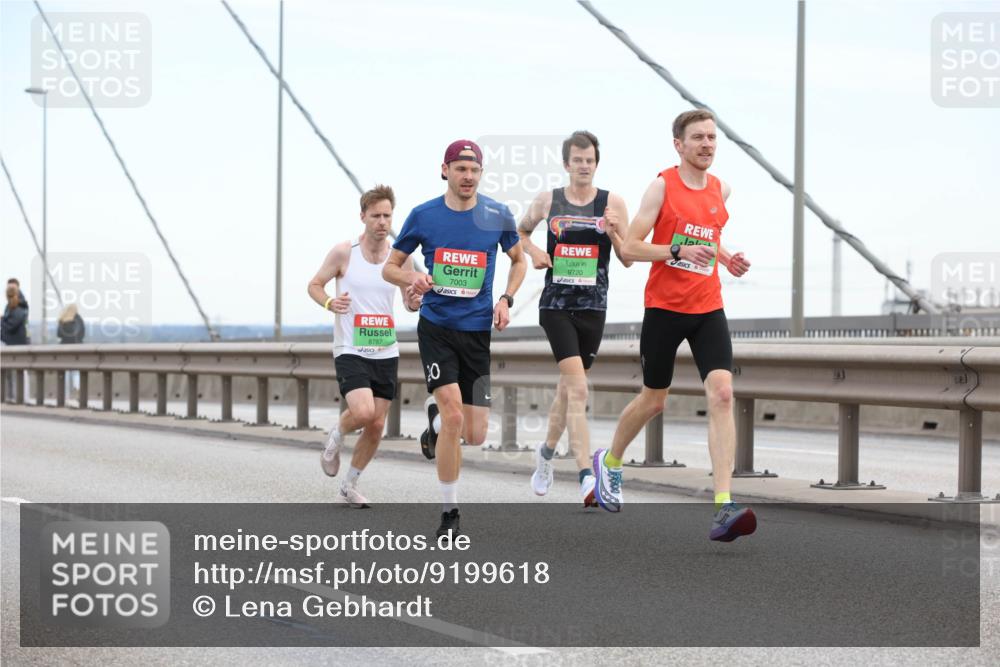 03.10.2025 - Köhlbrandbrückenlauf Lena Gebhardt http://msf.ph/oto/9199618 03.10.2025 15:17:17 Position 1 8787, 7003, 9720, 10 meine-sportfotos.de