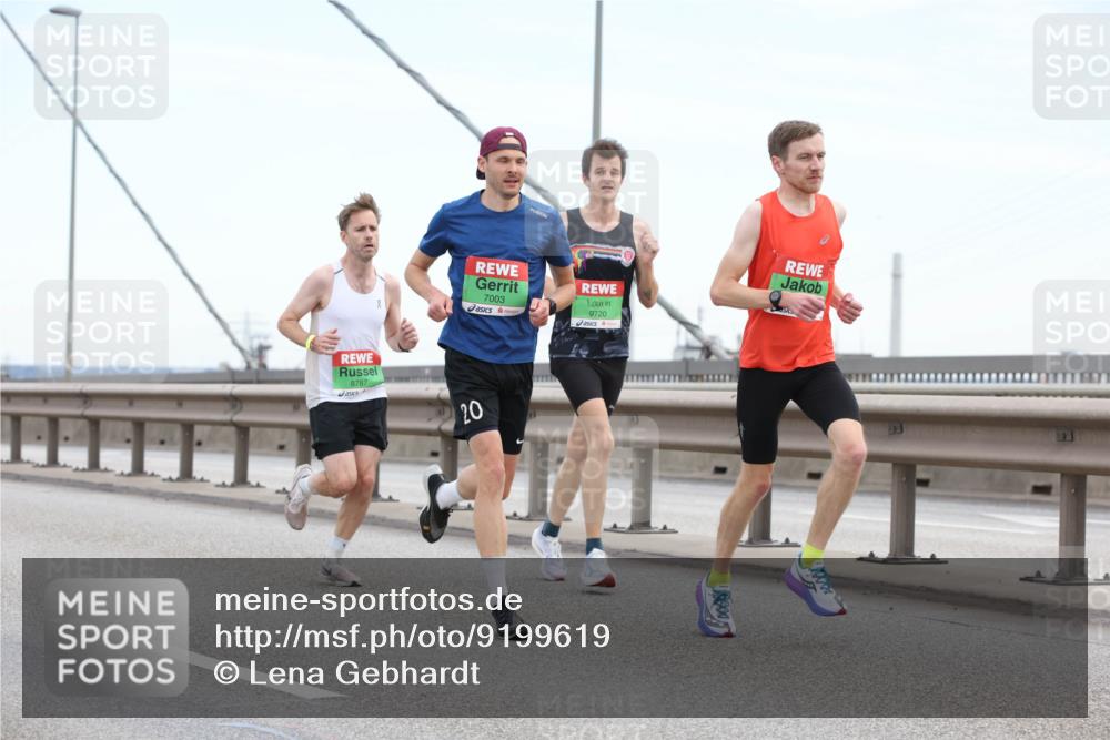 03.10.2025 - Köhlbrandbrückenlauf Lena Gebhardt http://msf.ph/oto/9199619 03.10.2025 15:17:18 Position 1 8787, 7003, 20, 9720 meine-sportfotos.de