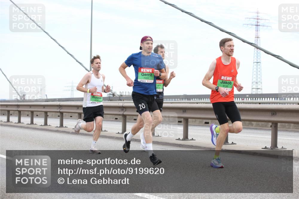 03.10.2025 - Köhlbrandbrückenlauf Lena Gebhardt http://msf.ph/oto/9199620 03.10.2025 15:17:19 Position 1 8787, 7003, 9720, 9130, 20 meine-sportfotos.de