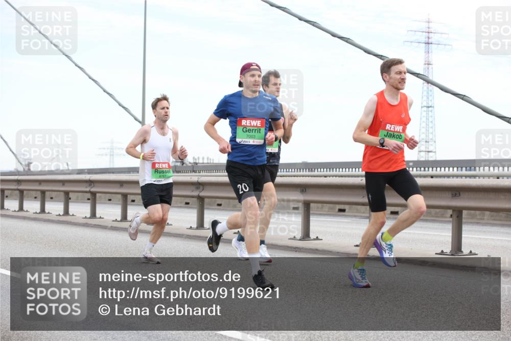 03.10.2025 - Köhlbrandbrückenlauf Lena Gebhardt http://msf.ph/oto/9199621 03.10.2025 15:17:19 Position 1 8787, 7003, 20, 20 meine-sportfotos.de