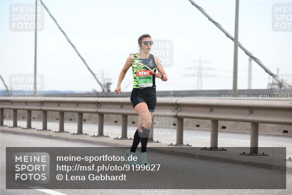 03.10.2025 - Köhlbrandbrückenlauf Lena Gebhardt http://msf.ph/oto/9199627 03.10.2025 15:17:22 Position 1 7034 meine-sportfotos.de