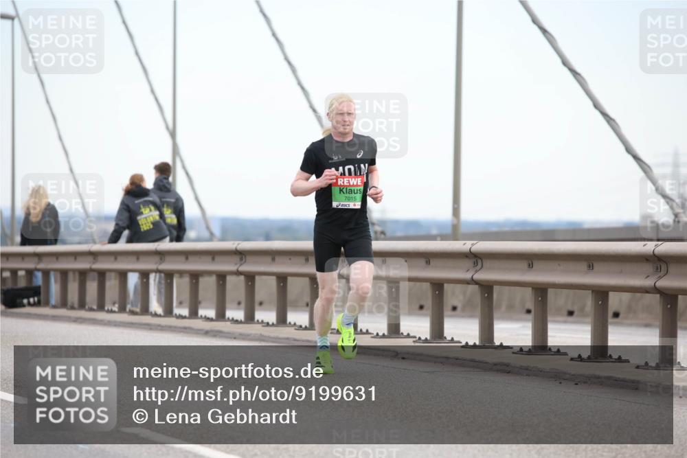 03.10.2025 - Köhlbrandbrückenlauf Lena Gebhardt http://msf.ph/oto/9199631 03.10.2025 15:17:25 Position 1 7015 meine-sportfotos.de