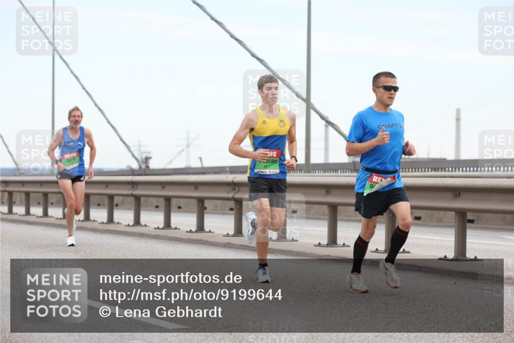 03.10.2025 - Köhlbrandbrückenlauf Lena Gebhardt http://msf.ph/oto/9199644 03.10.2025 15:17:42 Position 1 8871 meine-sportfotos.de
