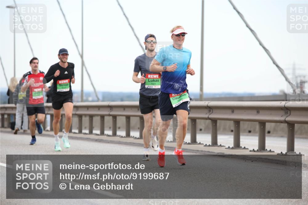 03.10.2025 - Köhlbrandbrückenlauf Lena Gebhardt http://msf.ph/oto/9199687 03.10.2025 15:18:24 Position 1 7021, 7033 meine-sportfotos.de