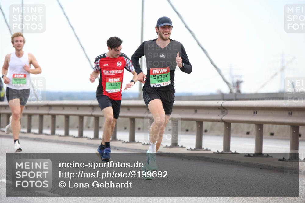 03.10.2025 - Köhlbrandbrückenlauf Lena Gebhardt http://msf.ph/oto/9199692 03.10.2025 15:18:27 Position 1 7250, 7050 meine-sportfotos.de