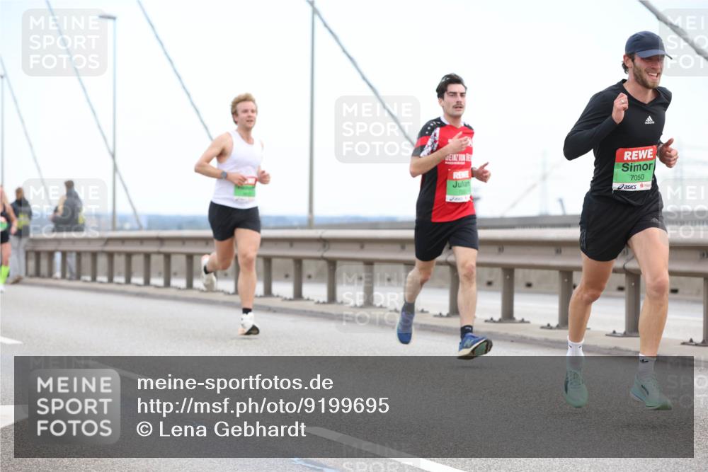 03.10.2025 - Köhlbrandbrückenlauf Lena Gebhardt http://msf.ph/oto/9199695 03.10.2025 15:18:28 Position 1 7050 meine-sportfotos.de