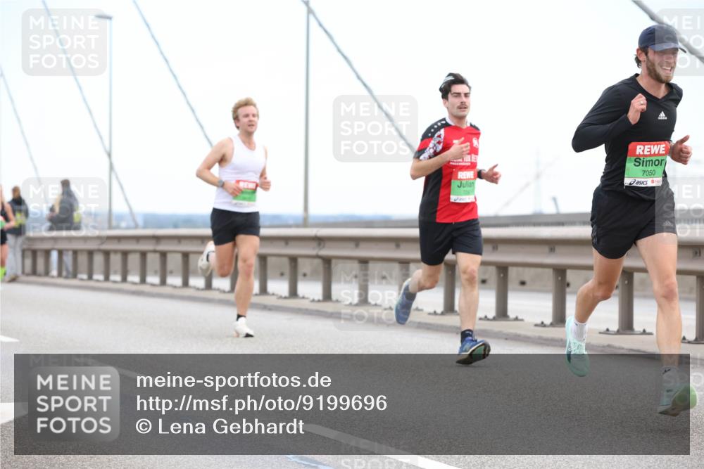 03.10.2025 - Köhlbrandbrückenlauf Lena Gebhardt http://msf.ph/oto/9199696 03.10.2025 15:18:28 Position 1 7050 meine-sportfotos.de