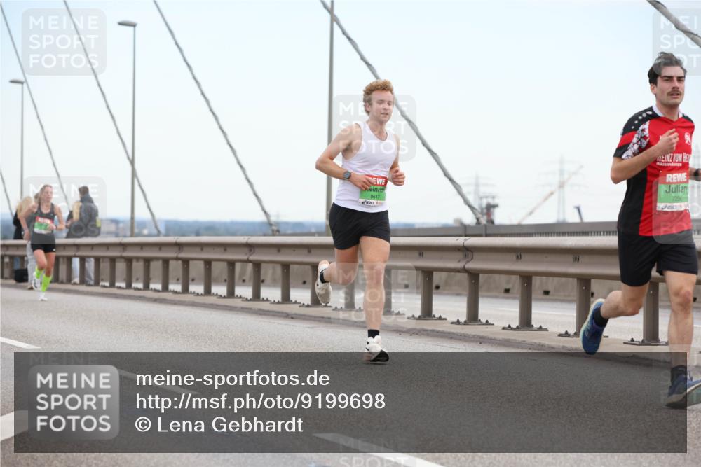03.10.2025 - Köhlbrandbrückenlauf Lena Gebhardt http://msf.ph/oto/9199698 03.10.2025 15:18:29 Position 1 9617, 7250 meine-sportfotos.de