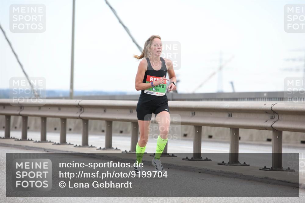 03.10.2025 - Köhlbrandbrückenlauf Lena Gebhardt http://msf.ph/oto/9199704 03.10.2025 15:18:33 Position 1 564 meine-sportfotos.de