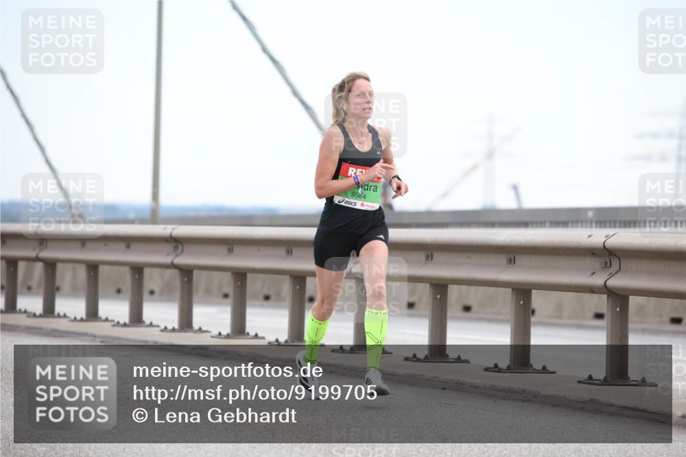 03.10.2025 - Köhlbrandbrückenlauf Lena Gebhardt http://msf.ph/oto/9199705 03.10.2025 15:18:33 Position 1 9564 meine-sportfotos.de