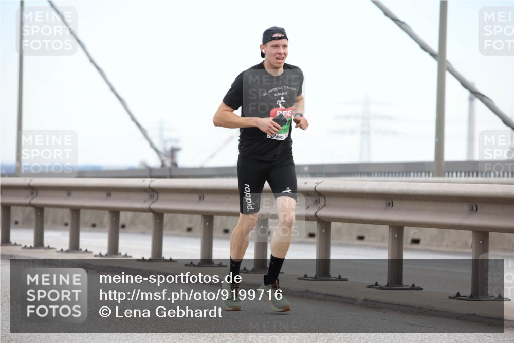 03.10.2025 - Köhlbrandbrückenlauf Lena Gebhardt http://msf.ph/oto/9199716 03.10.2025 15:18:37 Position 1 32, 24, 08, 2019, 7036 meine-sportfotos.de