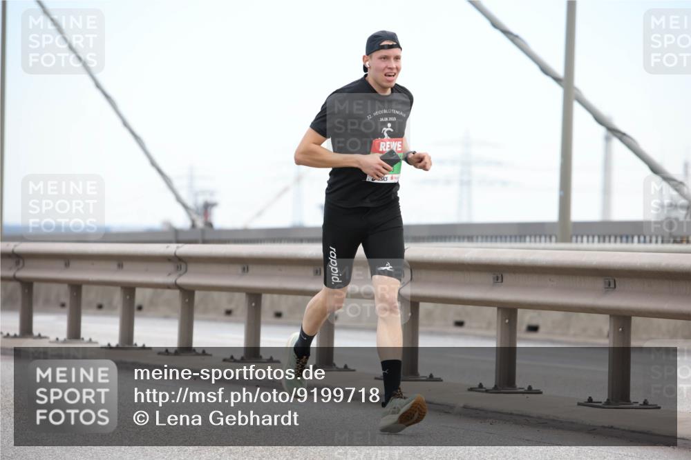 03.10.2025 - Köhlbrandbrückenlauf Lena Gebhardt http://msf.ph/oto/9199718 03.10.2025 15:18:37 Position 1 32, 24, 08, 2019 meine-sportfotos.de