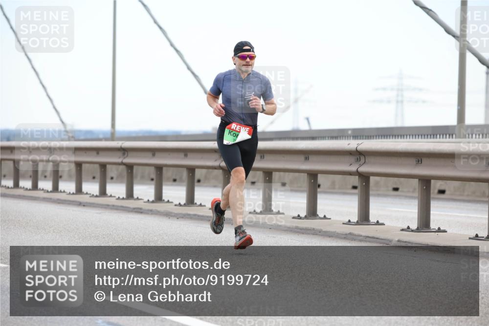 03.10.2025 - Köhlbrandbrückenlauf Lena Gebhardt http://msf.ph/oto/9199724 03.10.2025 15:18:48 Position 1  meine-sportfotos.de