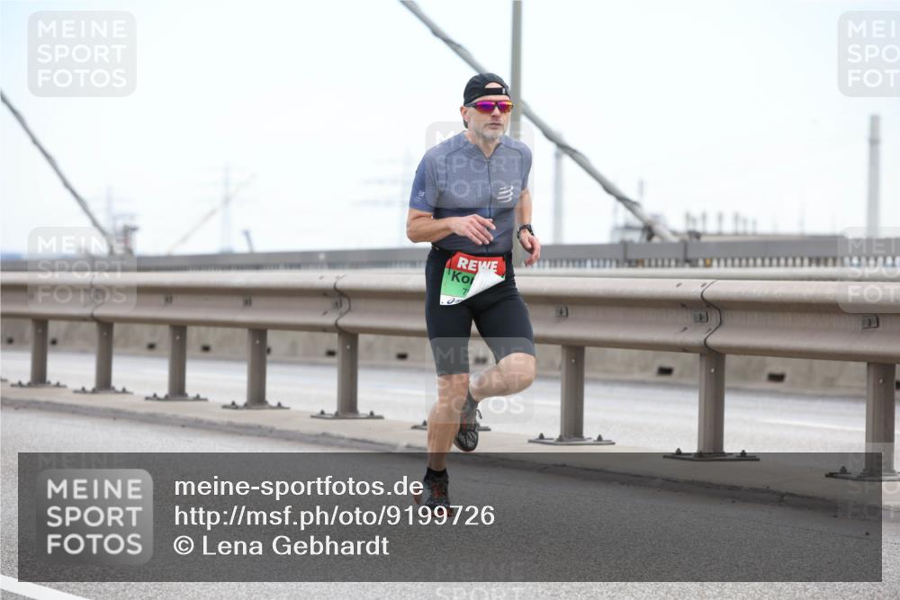 03.10.2025 - Köhlbrandbrückenlauf Lena Gebhardt http://msf.ph/oto/9199726 03.10.2025 15:18:49 Position 1 7 meine-sportfotos.de