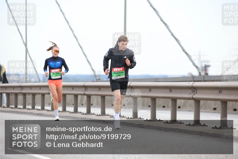 03.10.2025 - Köhlbrandbrückenlauf Lena Gebhardt http://msf.ph/oto/9199729 03.10.2025 15:18:51 Position 1 7020, 7286 meine-sportfotos.de