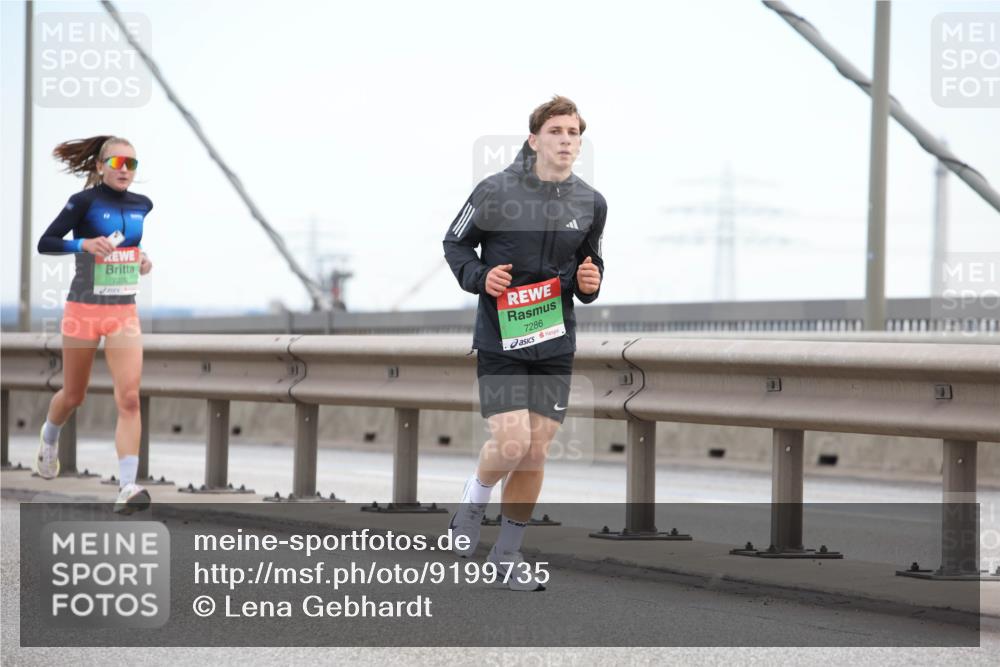 03.10.2025 - Köhlbrandbrückenlauf Lena Gebhardt http://msf.ph/oto/9199735 03.10.2025 15:18:53 Position 1 7020, 7286 meine-sportfotos.de