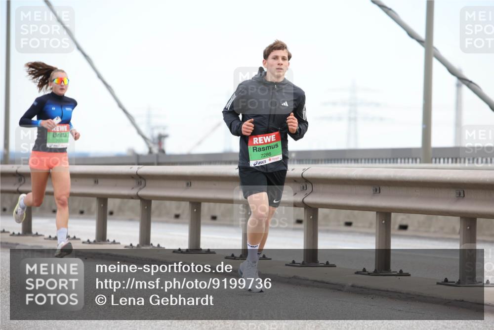 03.10.2025 - Köhlbrandbrückenlauf Lena Gebhardt http://msf.ph/oto/9199736 03.10.2025 15:18:53 Position 1 7020, 7286 meine-sportfotos.de
