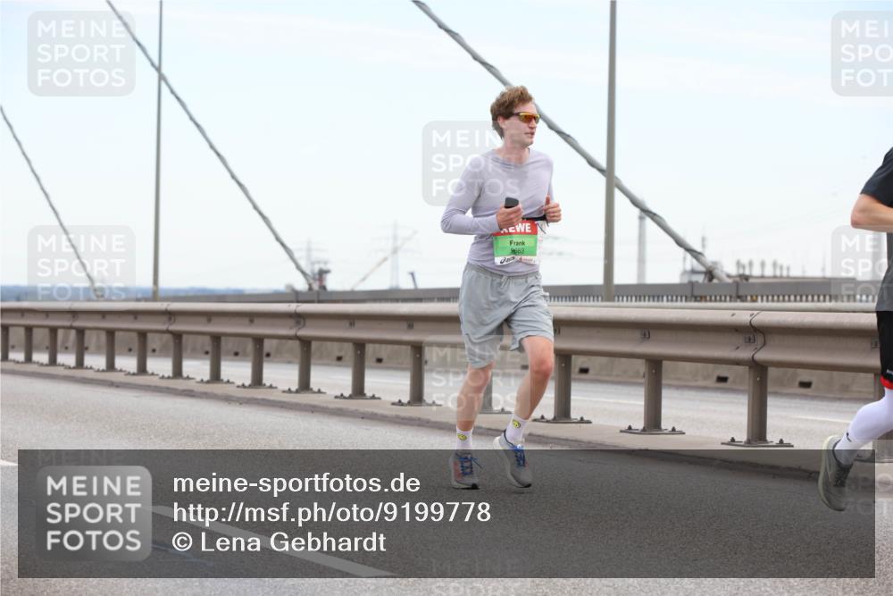 03.10.2025 - Köhlbrandbrückenlauf Lena Gebhardt http://msf.ph/oto/9199778 03.10.2025 15:19:26 Position 1 9663 meine-sportfotos.de