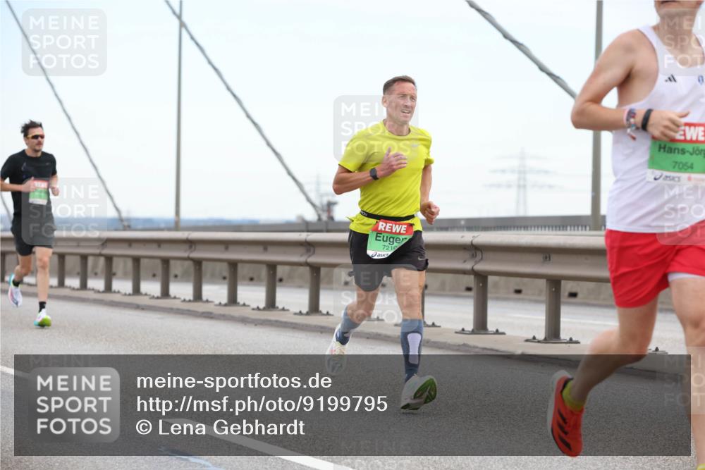03.10.2025 - Köhlbrandbrückenlauf Lena Gebhardt http://msf.ph/oto/9199795 03.10.2025 15:19:33 Position 1 7219, 0, 7054 meine-sportfotos.de