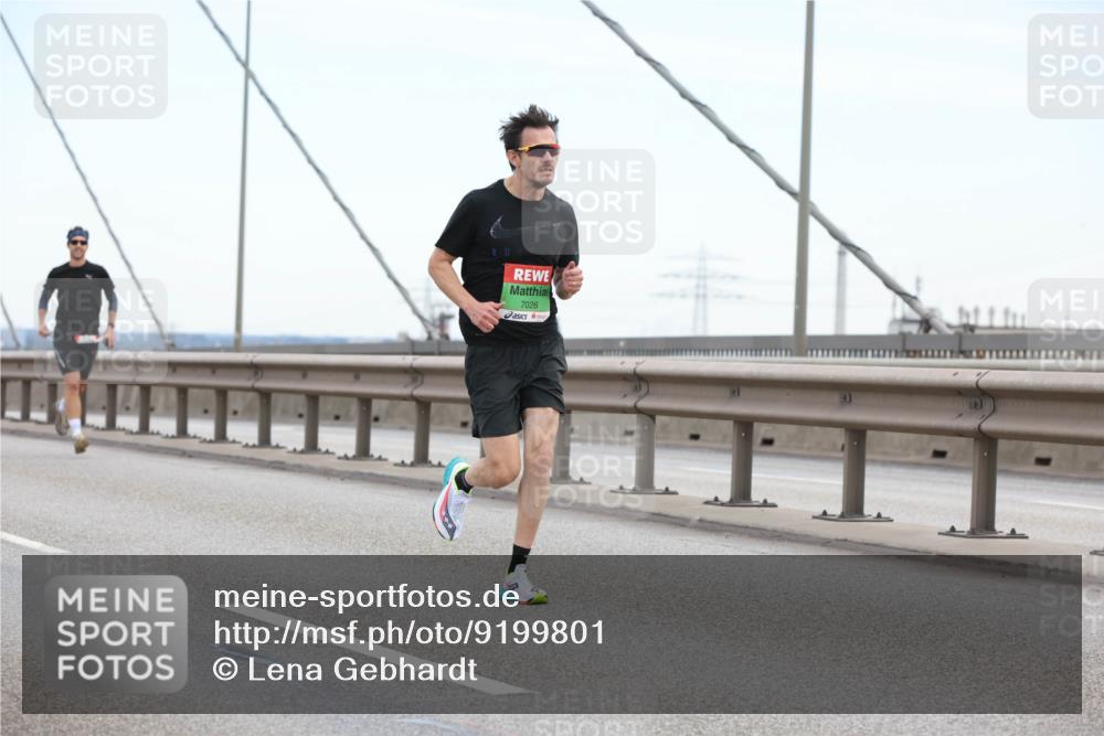 03.10.2025 - Köhlbrandbrückenlauf Lena Gebhardt http://msf.ph/oto/9199801 03.10.2025 15:19:36 Position 1 7026 meine-sportfotos.de