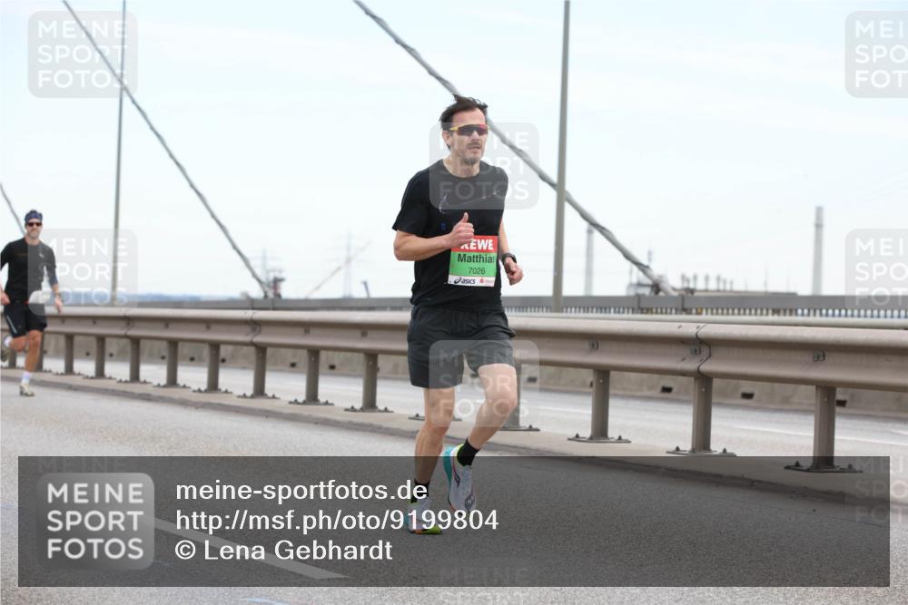 03.10.2025 - Köhlbrandbrückenlauf Lena Gebhardt http://msf.ph/oto/9199804 03.10.2025 15:19:36 Position 1 7026 meine-sportfotos.de