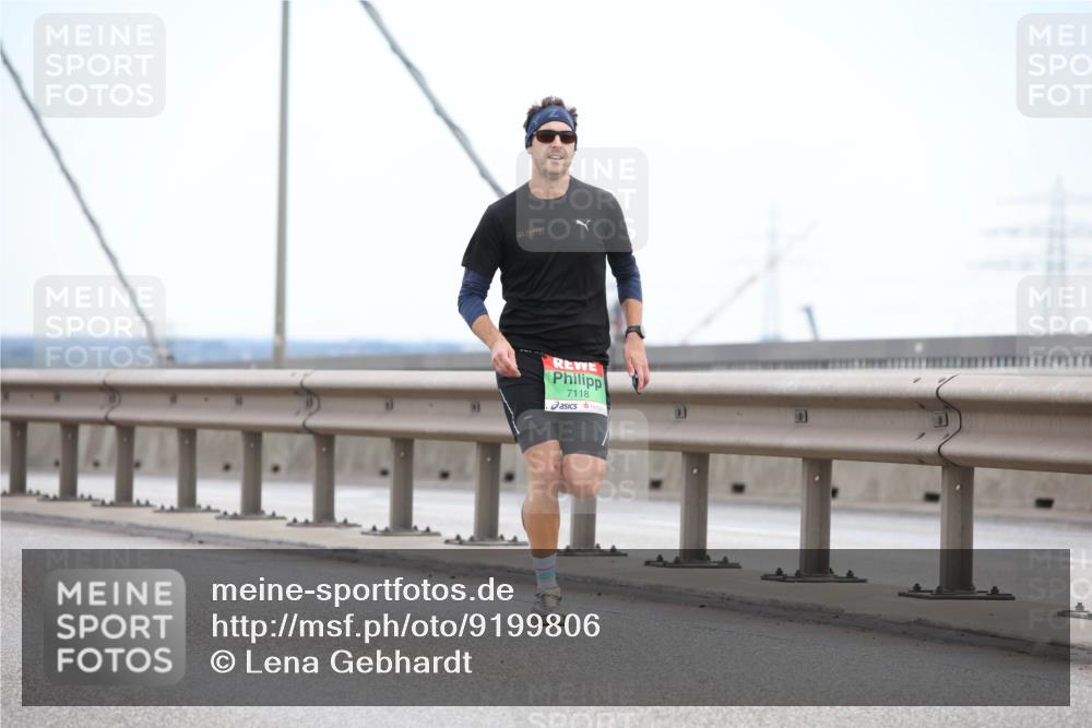 03.10.2025 - Köhlbrandbrückenlauf Lena Gebhardt http://msf.ph/oto/9199806 03.10.2025 15:19:38 Position 1 7118 meine-sportfotos.de