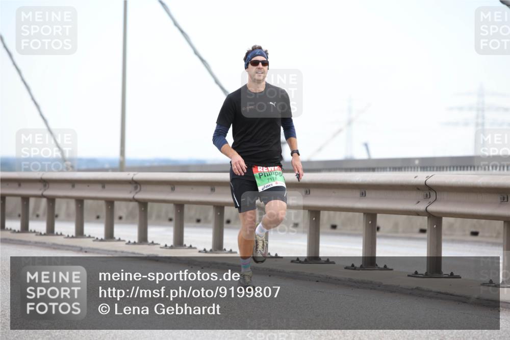 03.10.2025 - Köhlbrandbrückenlauf Lena Gebhardt http://msf.ph/oto/9199807 03.10.2025 15:19:38 Position 1 7118 meine-sportfotos.de