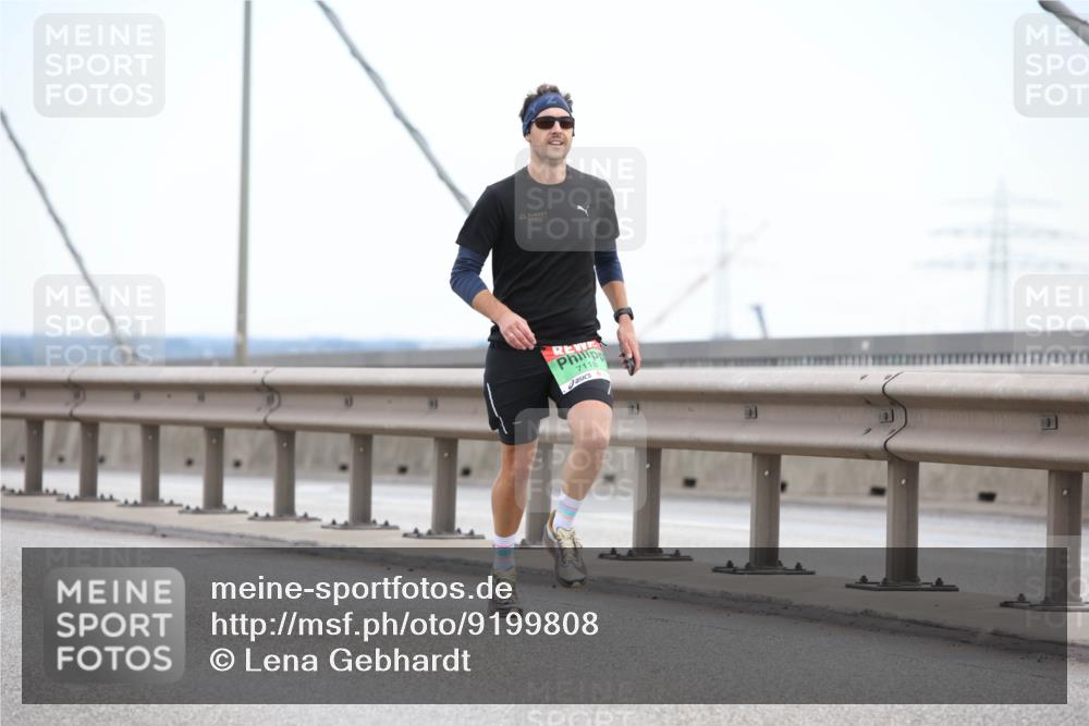 03.10.2025 - Köhlbrandbrückenlauf Lena Gebhardt http://msf.ph/oto/9199808 03.10.2025 15:19:38 Position 1 7118 meine-sportfotos.de