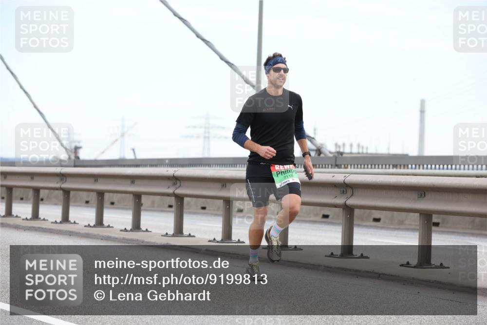 03.10.2025 - Köhlbrandbrückenlauf Lena Gebhardt http://msf.ph/oto/9199813 03.10.2025 15:19:39 Position 1 7118 meine-sportfotos.de