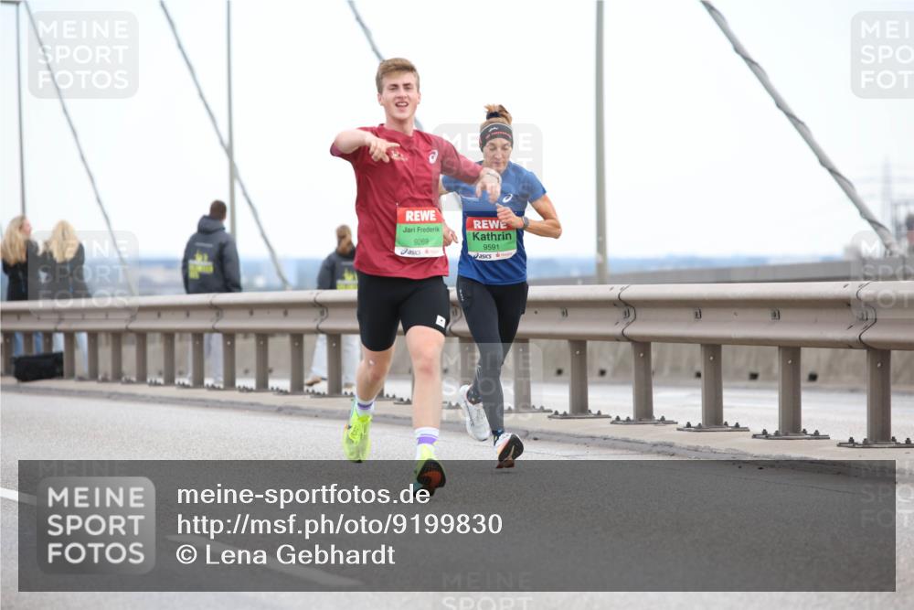 03.10.2025 - Köhlbrandbrückenlauf Lena Gebhardt http://msf.ph/oto/9199830 03.10.2025 15:19:52 Position 1 9269, 9591 meine-sportfotos.de