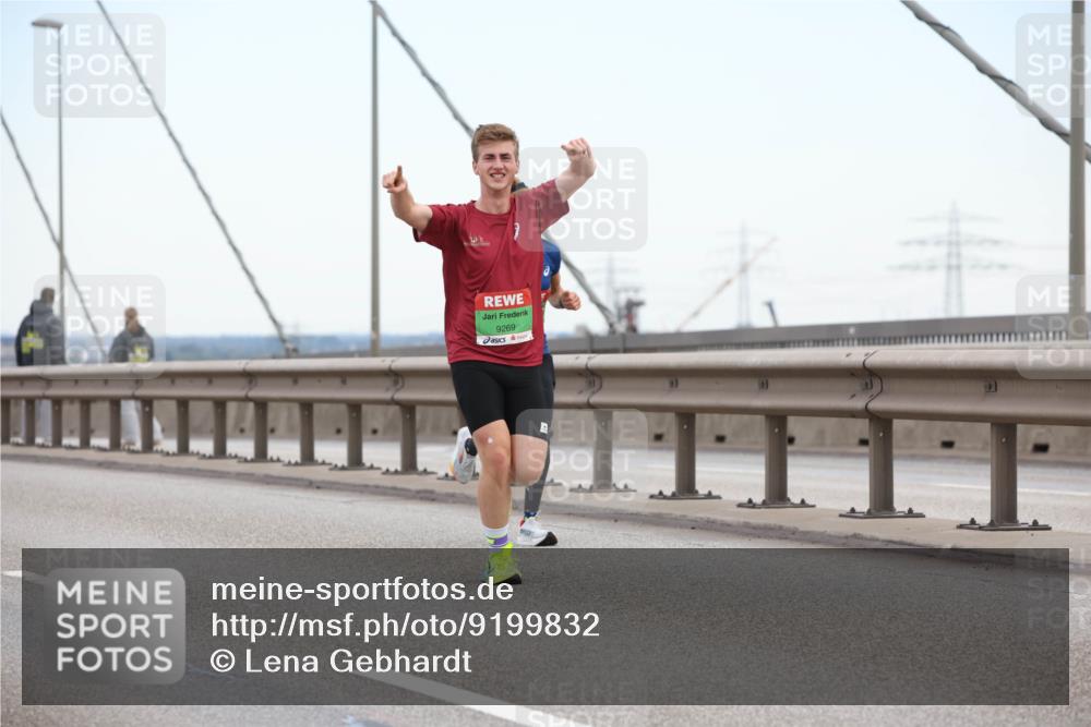 03.10.2025 - Köhlbrandbrückenlauf Lena Gebhardt http://msf.ph/oto/9199832 03.10.2025 15:19:54 Position 1 9269 meine-sportfotos.de