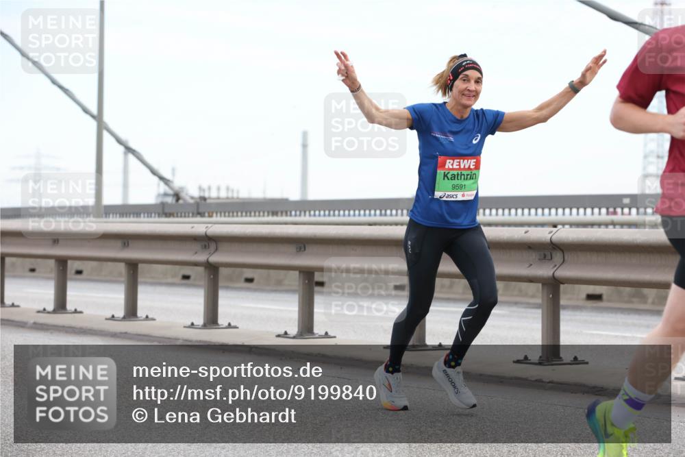 03.10.2025 - Köhlbrandbrückenlauf Lena Gebhardt http://msf.ph/oto/9199840 03.10.2025 15:19:56 Position 1 9591 meine-sportfotos.de