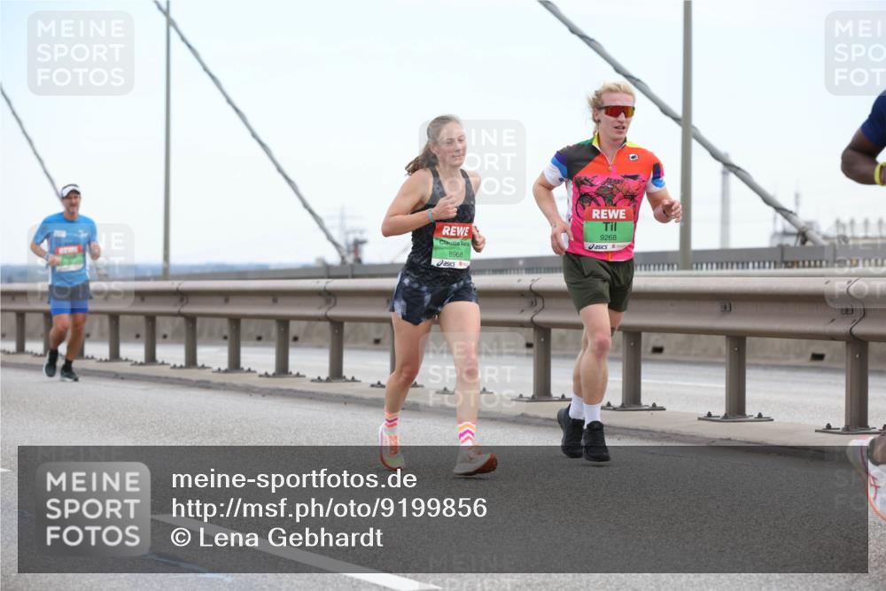 03.10.2025 - Köhlbrandbrückenlauf Lena Gebhardt http://msf.ph/oto/9199856 03.10.2025 15:20:08 Position 1 8968, 9268 meine-sportfotos.de