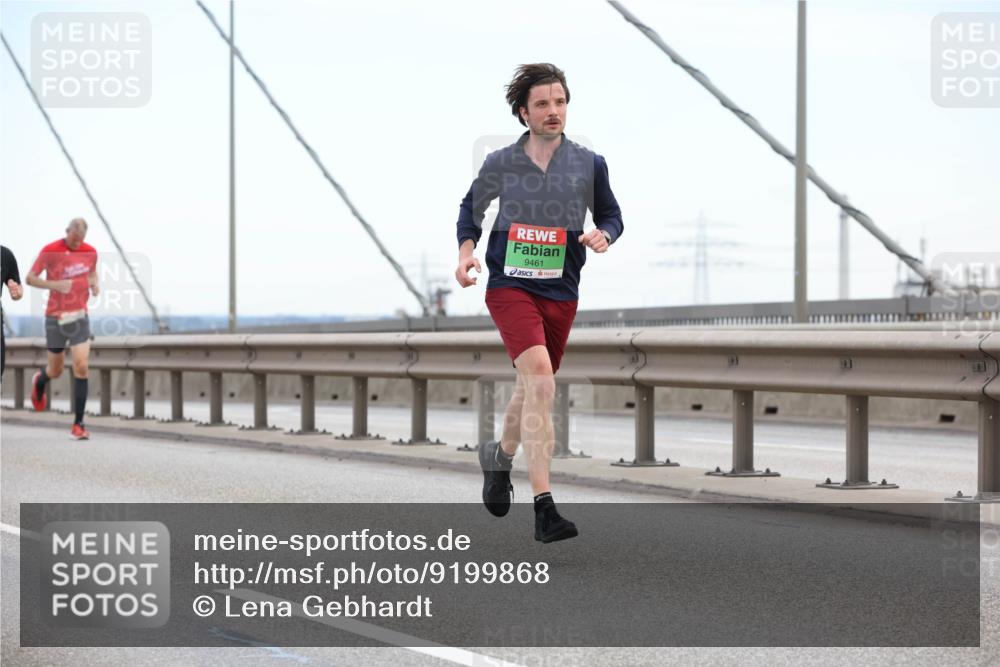 03.10.2025 - Köhlbrandbrückenlauf Lena Gebhardt http://msf.ph/oto/9199868 03.10.2025 15:20:12 Position 1 9461 meine-sportfotos.de