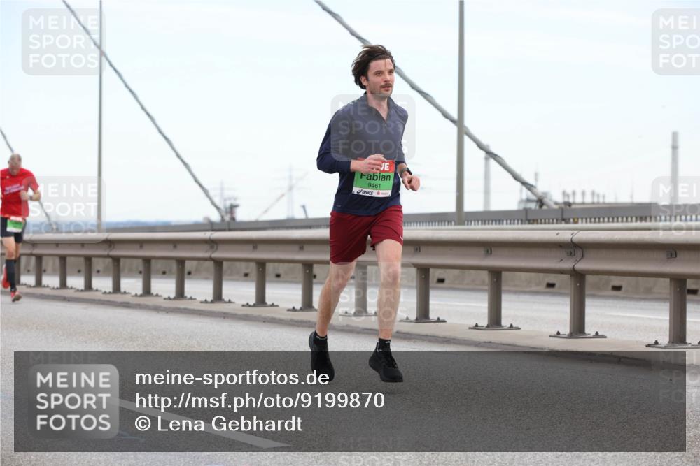 03.10.2025 - Köhlbrandbrückenlauf Lena Gebhardt http://msf.ph/oto/9199870 03.10.2025 15:20:13 Position 1 9461 meine-sportfotos.de