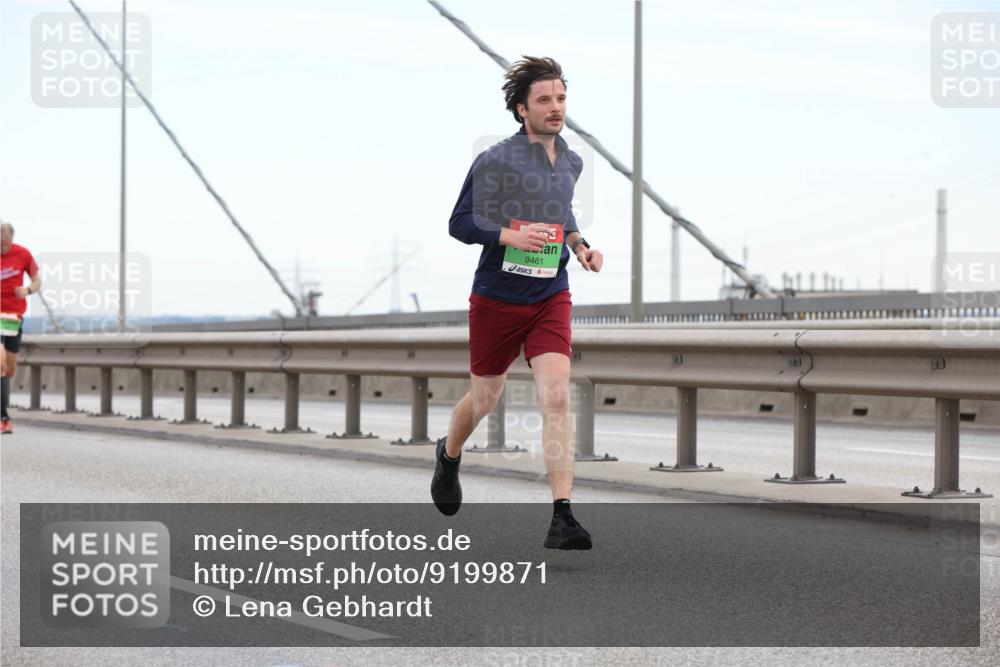 03.10.2025 - Köhlbrandbrückenlauf Lena Gebhardt http://msf.ph/oto/9199871 03.10.2025 15:20:13 Position 1 9461 meine-sportfotos.de