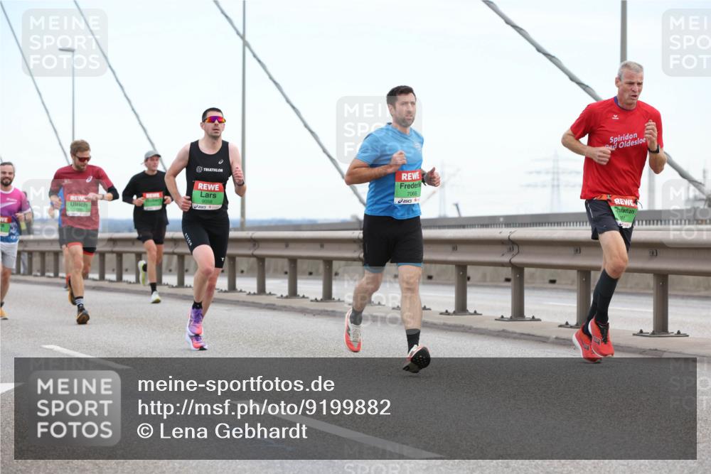 03.10.2025 - Köhlbrandbrückenlauf Lena Gebhardt http://msf.ph/oto/9199882 03.10.2025 15:20:16 Position 1 9058, 7068 meine-sportfotos.de
