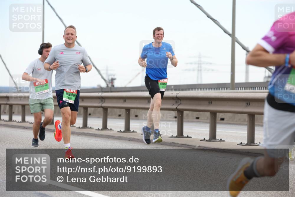 03.10.2025 - Köhlbrandbrückenlauf Lena Gebhardt http://msf.ph/oto/9199893 03.10.2025 15:20:21 Position 1 361, 7117, 8993, 9032 meine-sportfotos.de